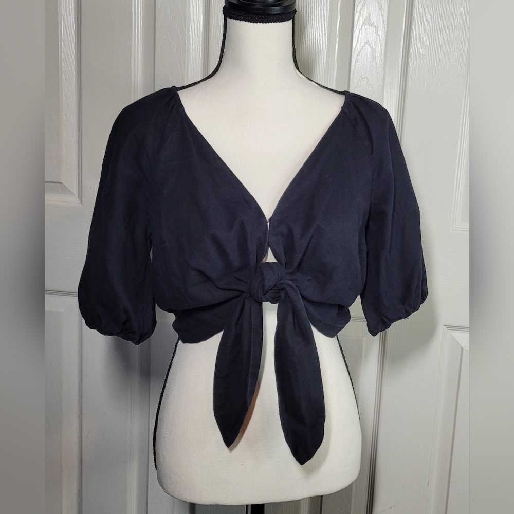 Abercrombie & Fitch▪︎Black Tie-Front Women's Top▪︎Size Medium 🖤😍
